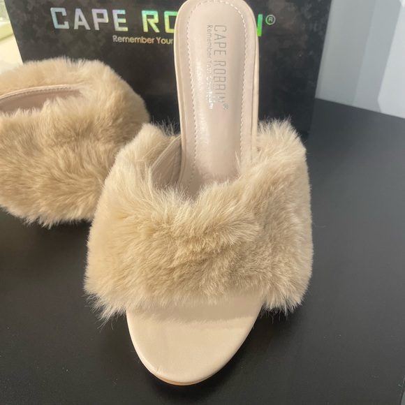 Adorable faux fur heels, never worn! - Picture 3 of 5